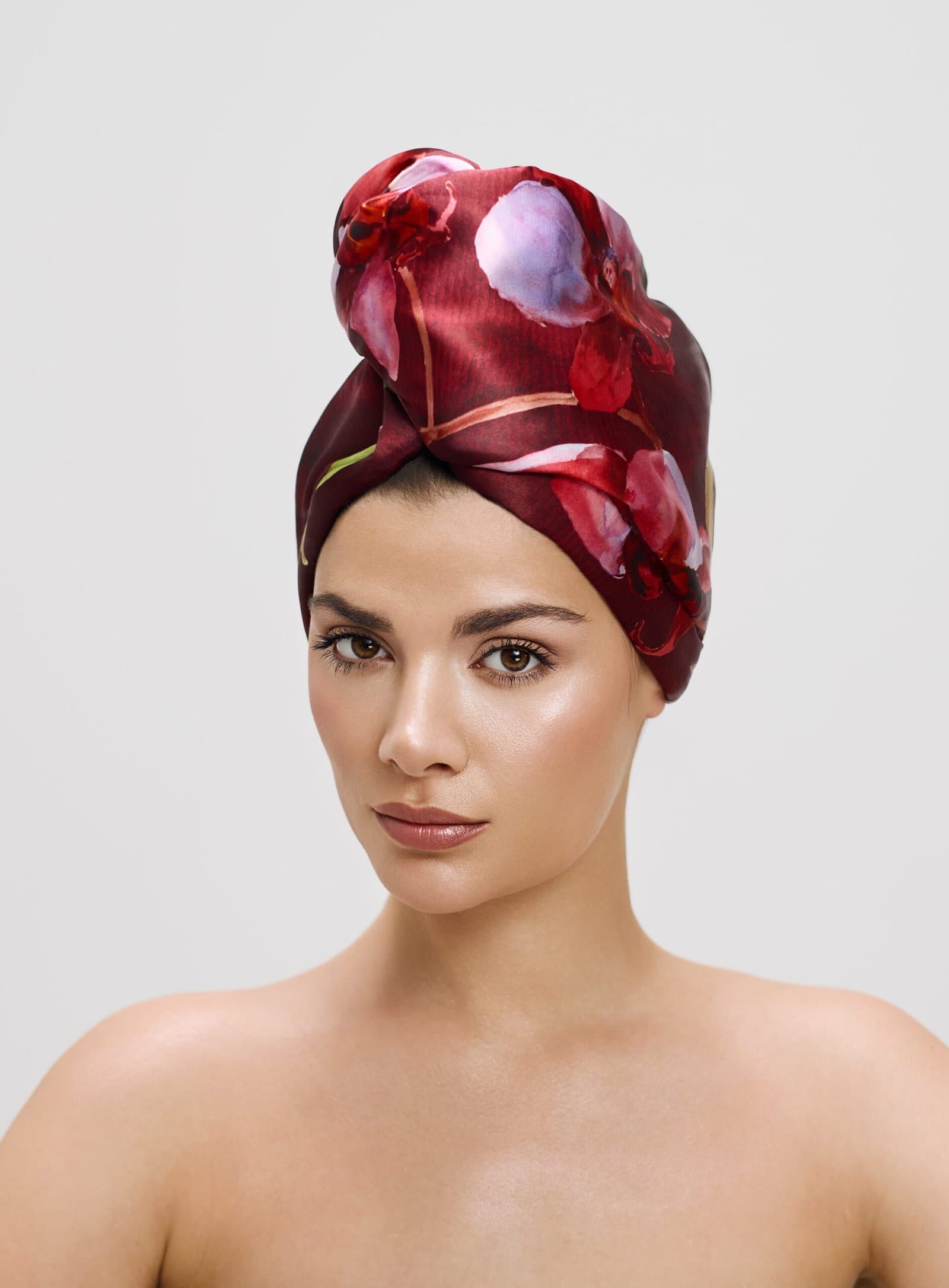 Turbante «Orquídea» de La Cocona, turbantes de satén para el pelo