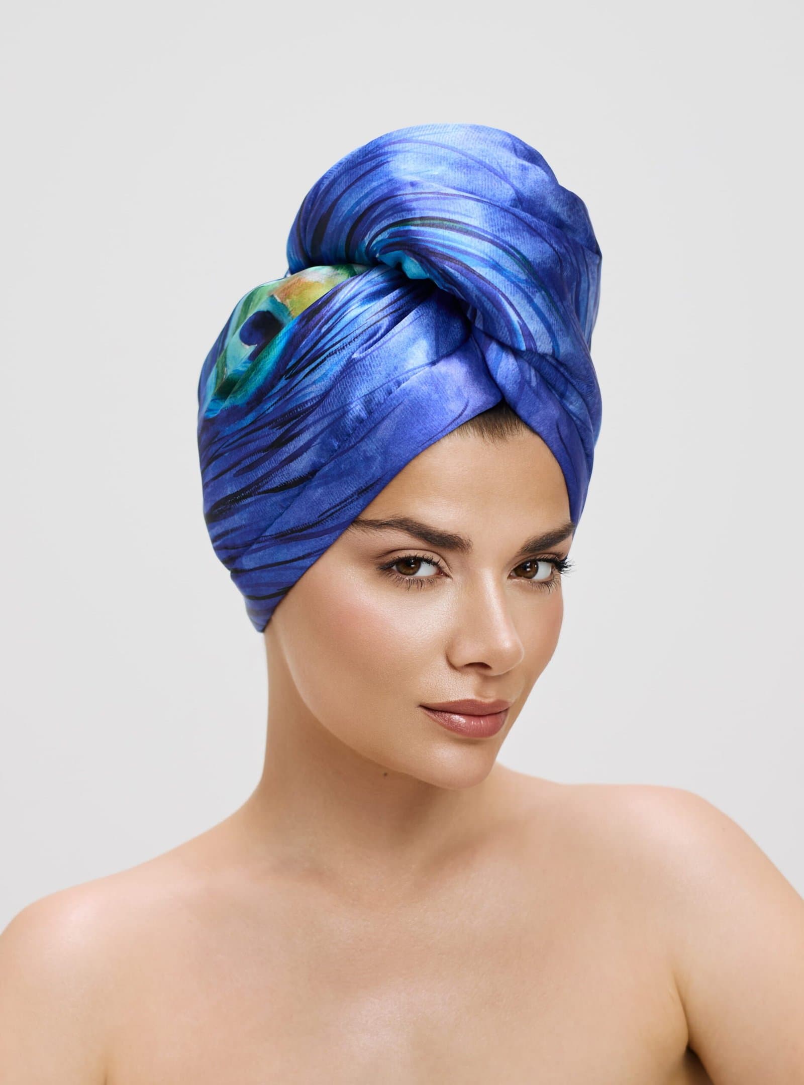 Turbante «Paun» de La Cocona, turbantes de satén para el pelo